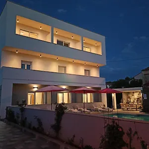 Apartmant & Rosa Medulin Vendégház