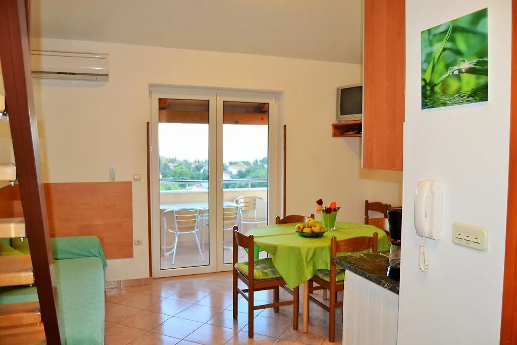 Apartments Tanja Premantura 0*,